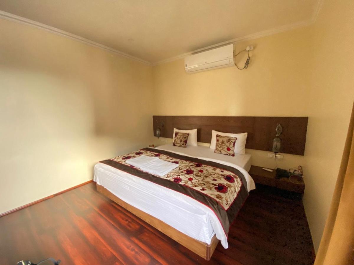 Hotel Green Rooms Srīnagar Buitenkant foto